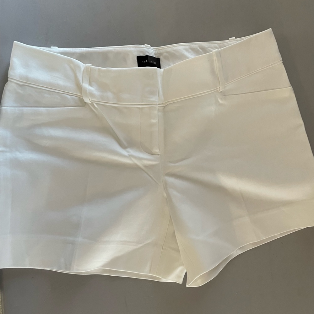 THE LIMITED Shorts NWT